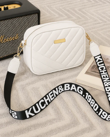 High-Quality Quilted Crossbody Bag – Stylish & Versatile